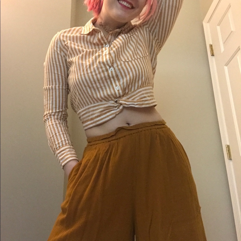Aeropostale mauve yellow collared striped crop